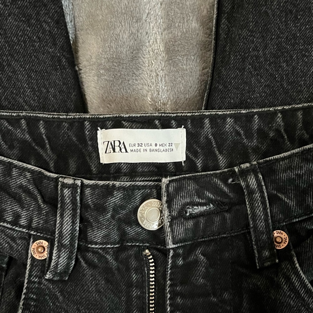 Zara Mom Jeans Black Size US 0 EUR 32